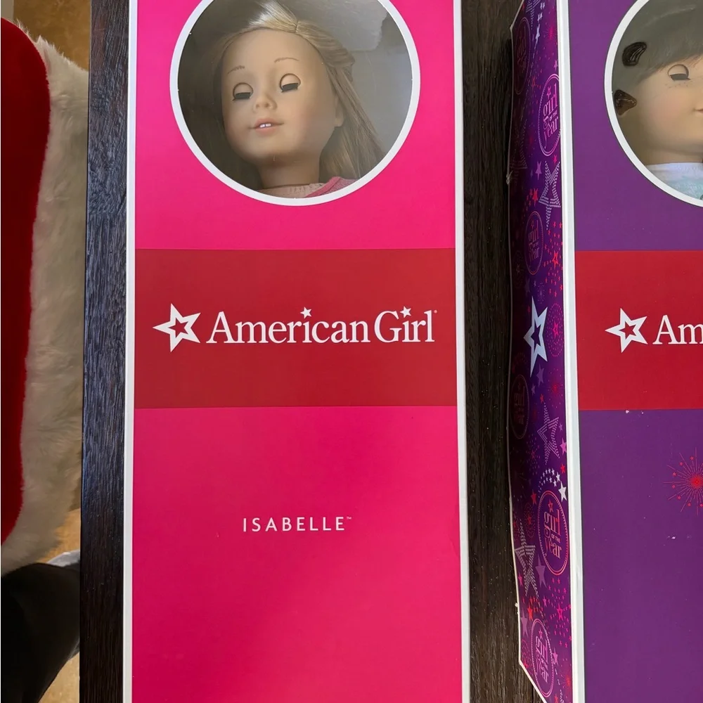 American Girl Doll - Isabelle - Plus 2 boxes of accessories. - Picture 9 of 10